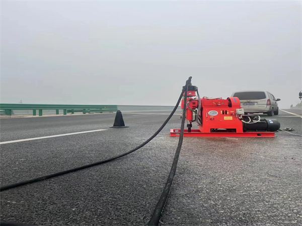 新宁马路路基路面开裂下沉注浆加固灌浆